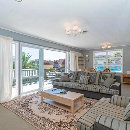 Rooftops Accommodation Whitianga Exterior photo