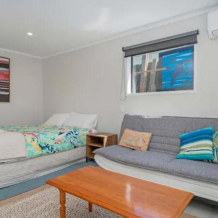 Rooftops Accommodation Whitianga Exterior photo