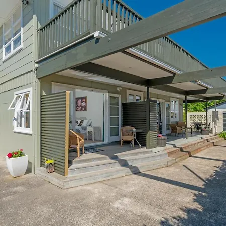Rooftops Accommodation Whitianga Exterior photo