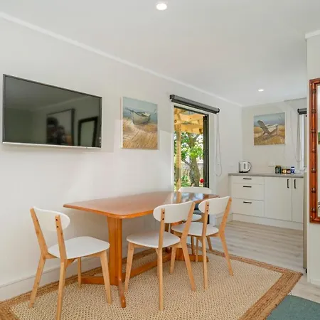 Rooftops Accommodation Whitianga Exterior photo