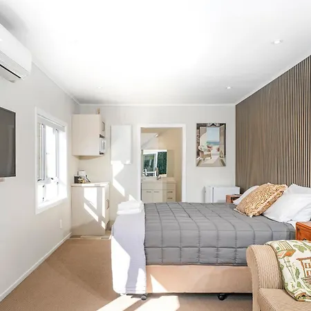 Rooftops Accommodation Whitianga Exterior photo